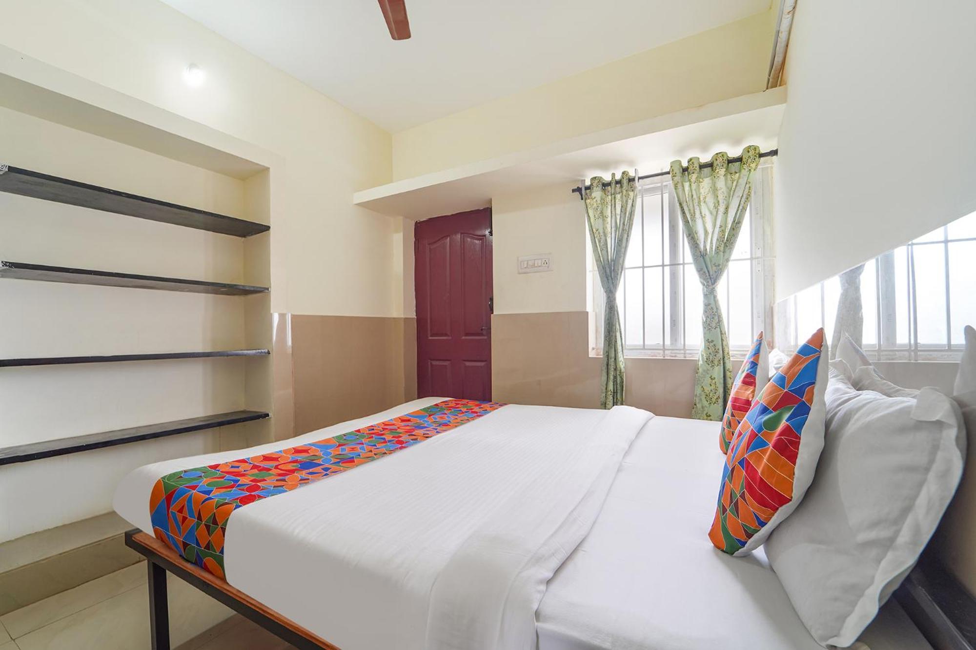 Fabexpress Clover Castle - Nr Coimbatore International Airport Екстер'єр фото